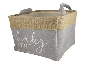 Caixa de armazenamento de estopa para "coisas de bebê" e linho cinza