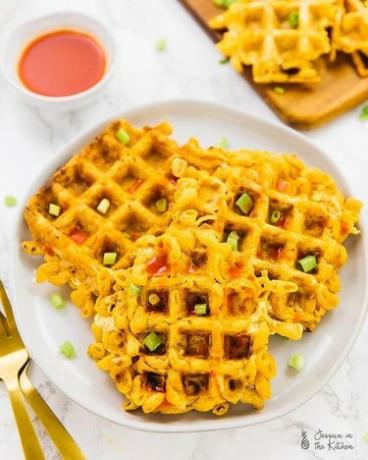 Jessica keittiössä Crispy Mac and Cheeze Waffles