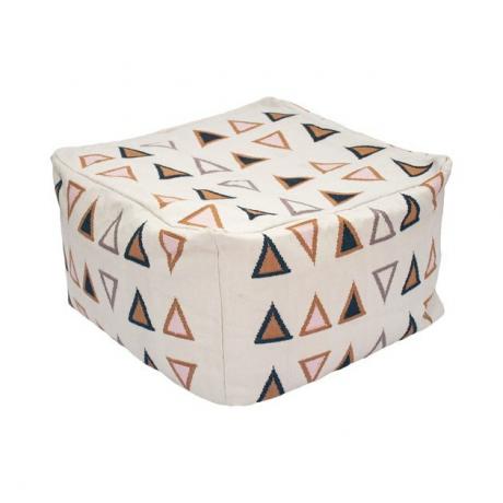 decoração de casa sustentável com pufe estampado