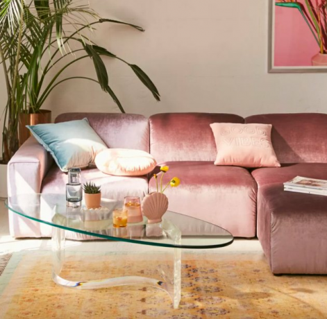 Sofá de veludo urban outfitters