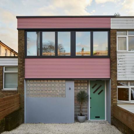 midcentury huis met roze gevelbeplating ideeën