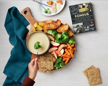 fondue charcuterie board od aldi