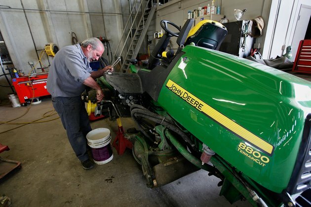 Κατασκευαστής αγροτικού εξοπλισμού Deere Post 27% μείωση στα τριμηνιαία κέρδη