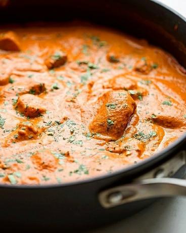 Mažoji prieskonių stiklainio sviesto vištiena (Murgh Makhani)