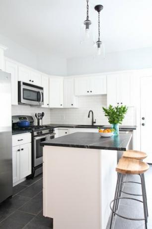 Speckstein Küchenarbeitsplatten in der modernen weißen Küche
