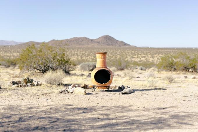 Il cortile di Sunever presenta una chiminea.