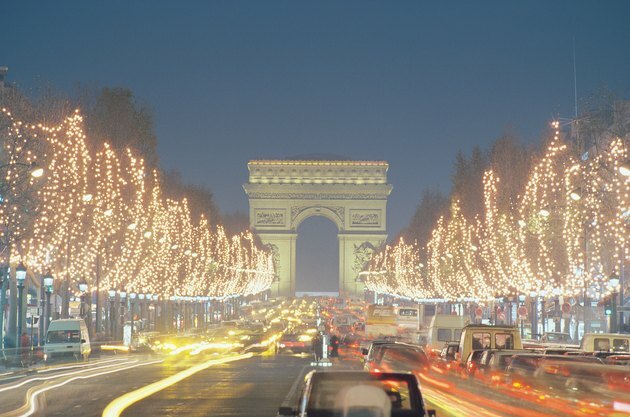 Arc de Triomphe u Parizu