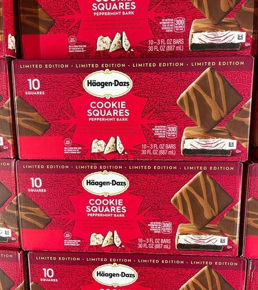 Costco Häagen-Dazs quadrati di biscotto gelato alla corteccia di menta piperita