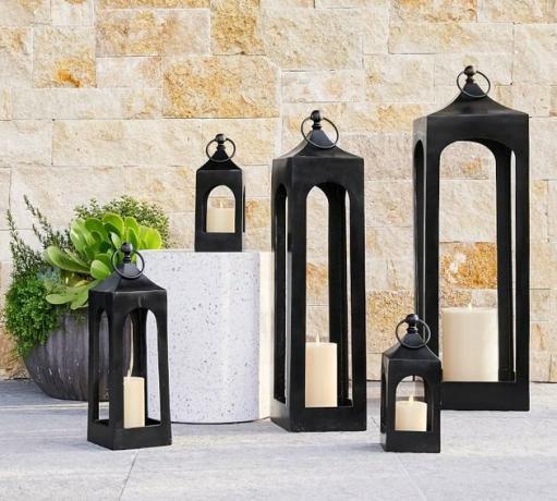 Lanterna artesanal de metal Pottery Barn Caleb