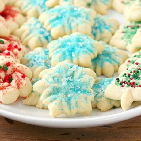 A Kitchen Addiction Classic Spritz Cookies com granulado