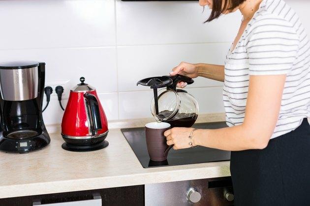 Mujer en la cocina