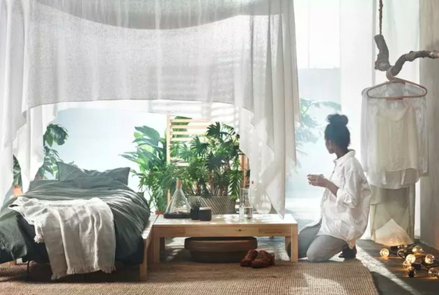 Vaizdas iš kampanijos, reklamuojančios IKEA 2018 m. „Wellness“ kolekciją.