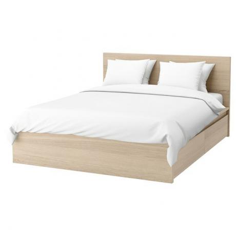 IKEA Malm King Bed Frame ، 479 دولارًا