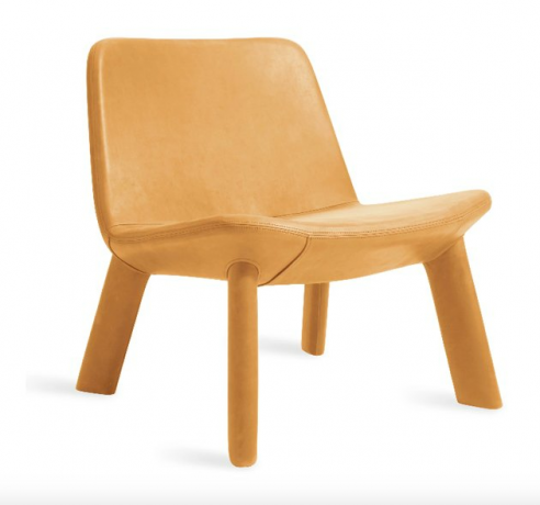 De Neat Lounge Chair is volledig van boven tot onder gestoffeerd en is net zo vriendelijk voor de achterkant als voor de ogen. Netjes is een verdomd comfortabele situatie, dankzij een licht gewatteerd en volledig gestoffeerd frame en een zacht gevormde rug en zitting. Dit leer is prachtig natuurlijk en dynamisch. Het is bedoeld om te patineren met gebruik en tijd, wat betekent dat alle huiden uniek zijn en elk stuk iets andere eigenschappen zal hebben. 