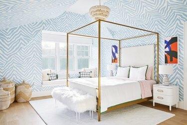 מיטת אפיריון עם רעיונות לחדר השינה של איקאה