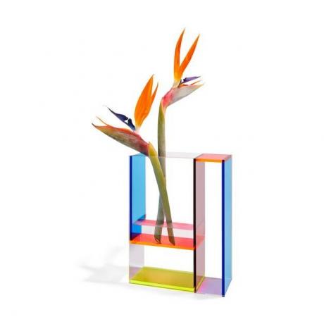 vaso multicolorido com aves do paraíso dentro
